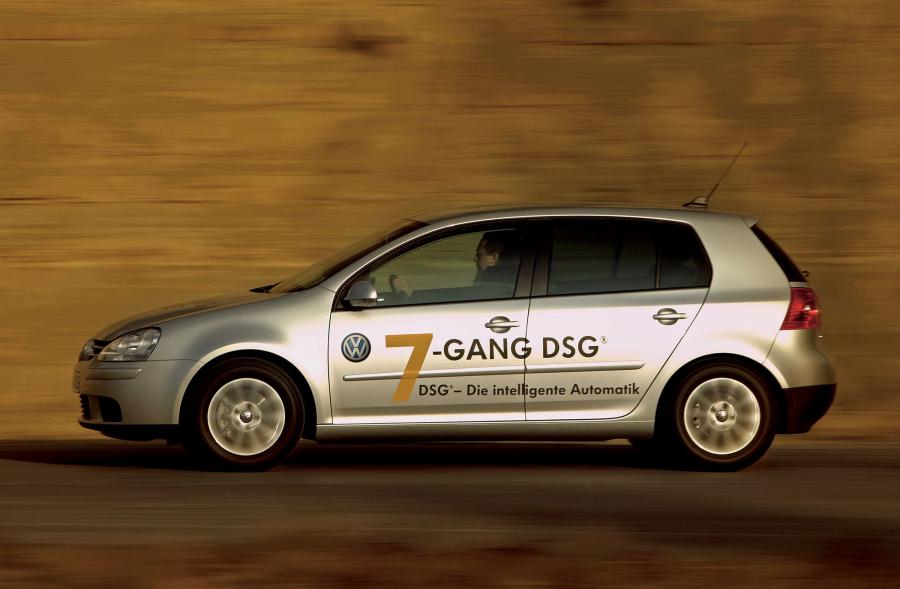  Volkswagen Golf 2004 года  (фото 9 из 170)